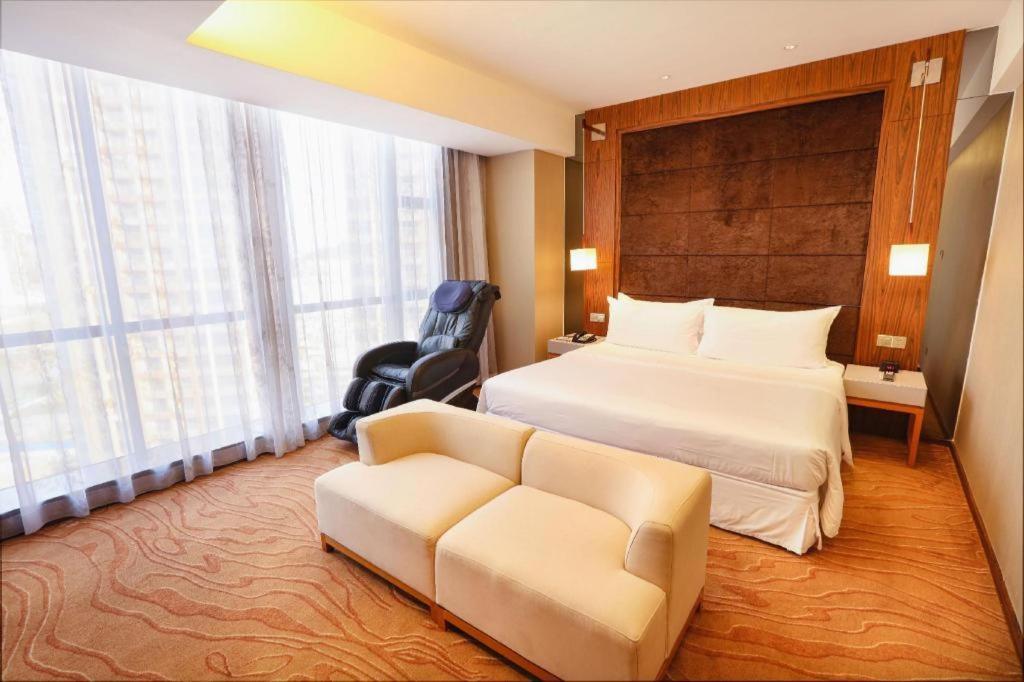 Ramada Plaza Huizhou East Hotel Exterior foto